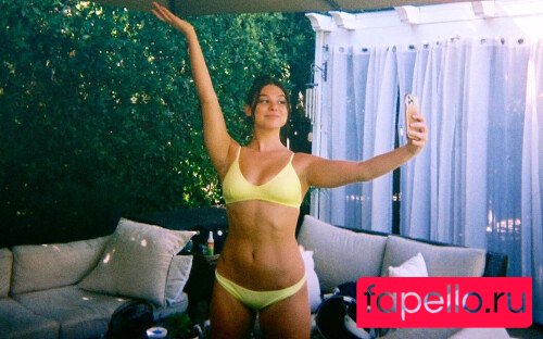 Kira Kosarin Onlyfans Photo Gallery 