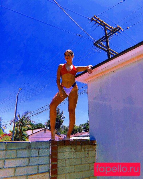 Kira Kosarin Onlyfans Photo Gallery 