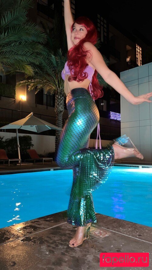 Kira Kosarin Onlyfans Photo Gallery 