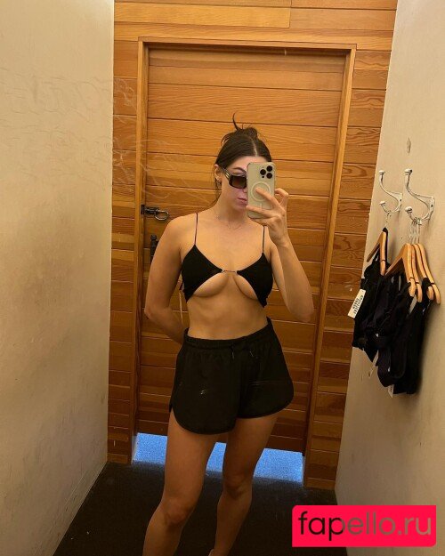 Kira Kosarin Onlyfans Photo Gallery 