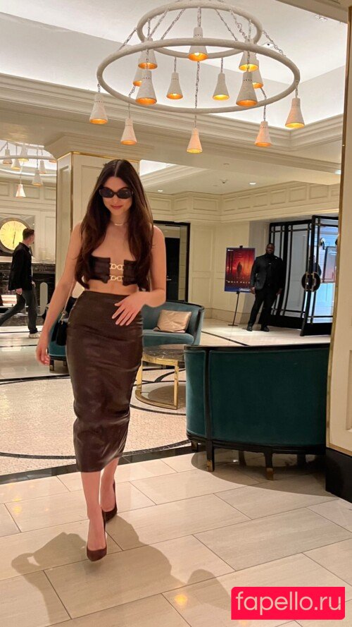 Kira Kosarin Onlyfans Photo Gallery 