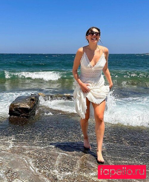 Kira Kosarin Onlyfans Photo Gallery 