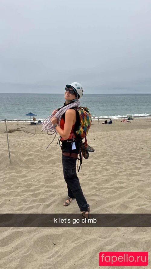 Kira Kosarin Onlyfans Photo Gallery 