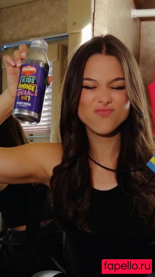 Kira Kosarin Onlyfans Photo Gallery 