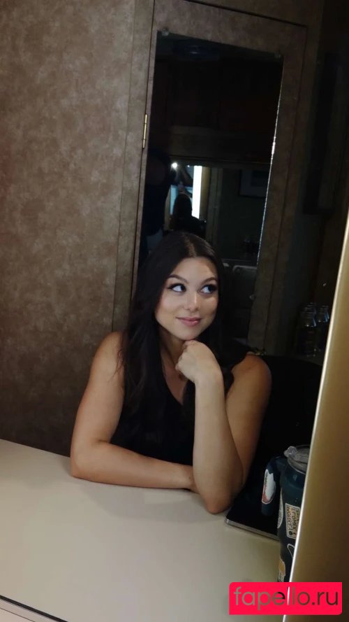 Kira Kosarin Onlyfans Photo Gallery 