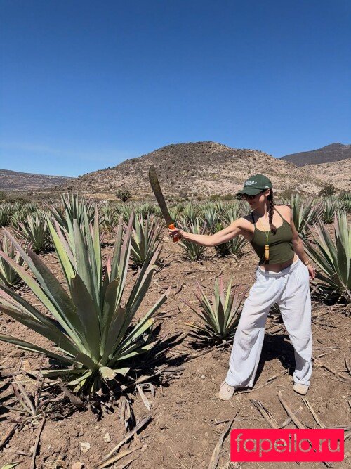 Kira Kosarin Onlyfans Photo Gallery 