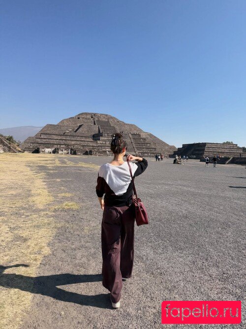 Kira Kosarin Onlyfans Photo Gallery 