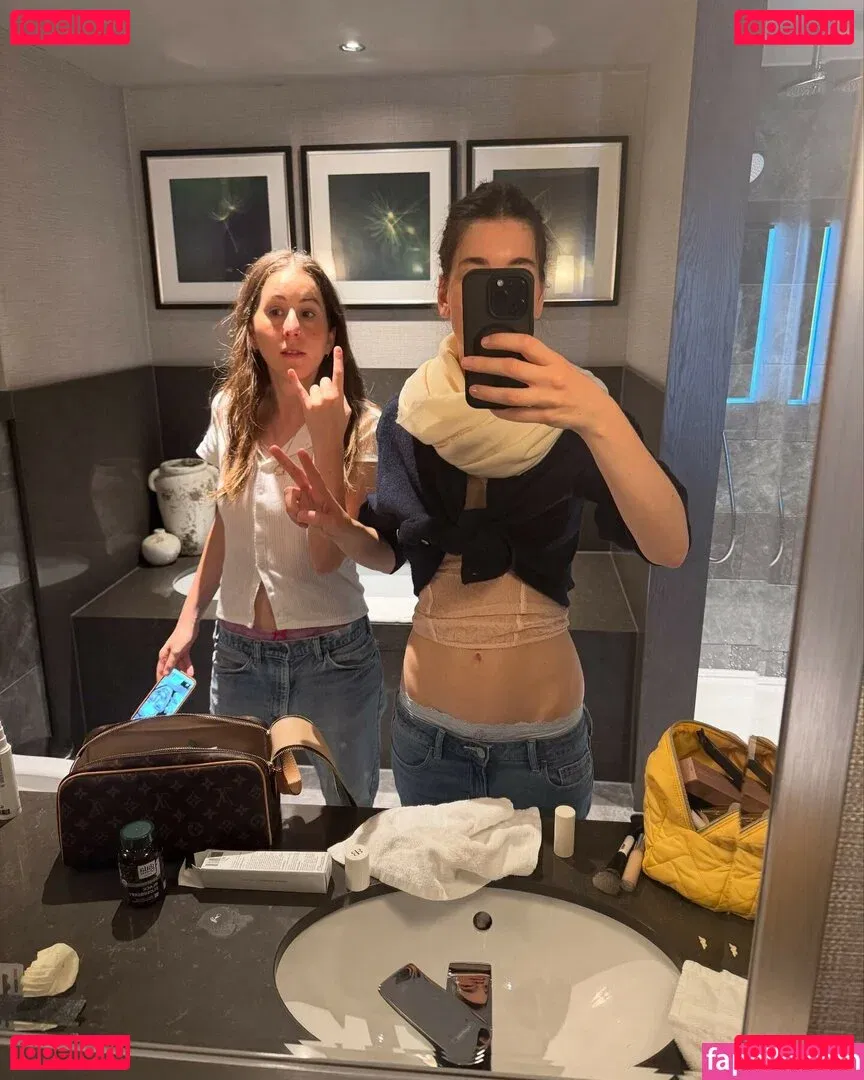 Haim Sisters Onlyfans Photo Gallery 