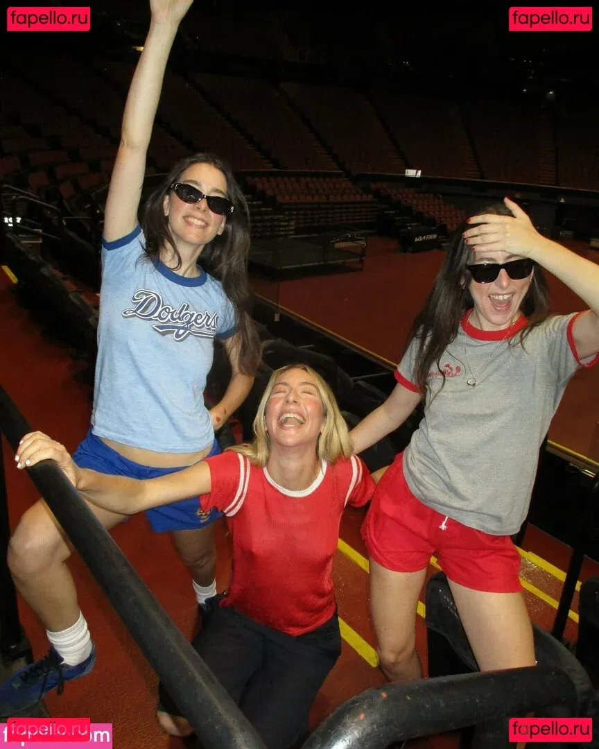 Haim Sisters Onlyfans Photo Gallery 