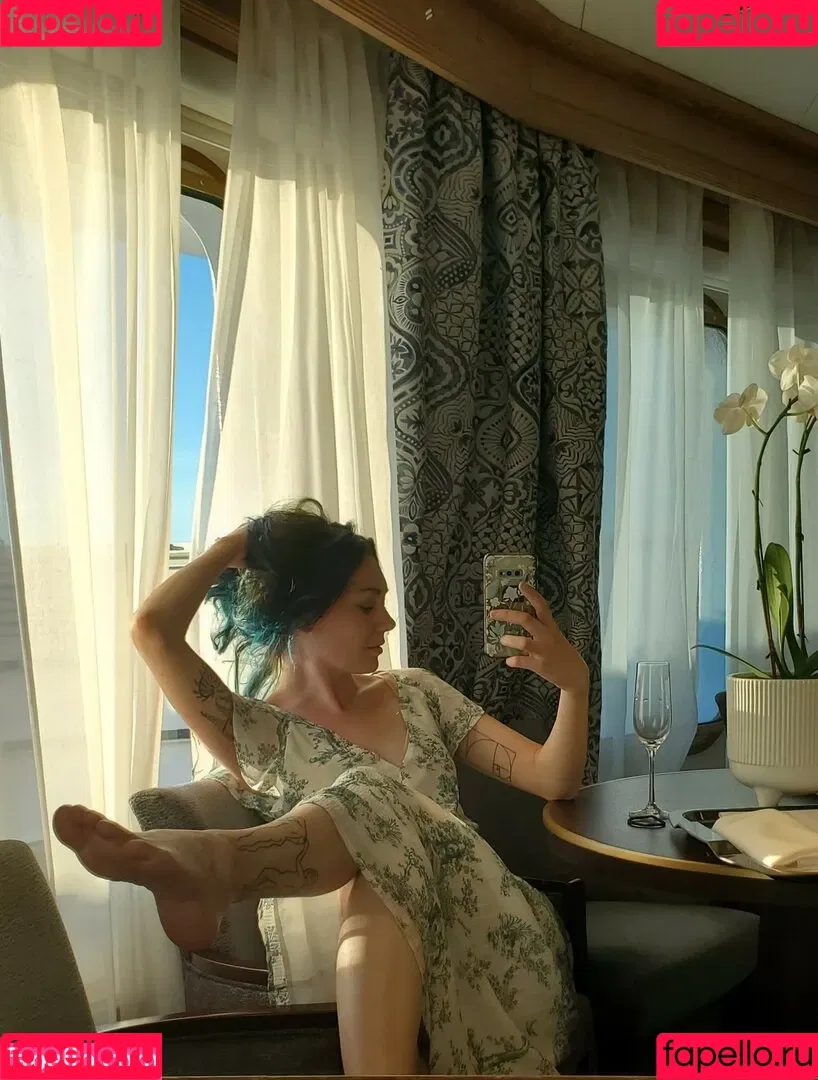 Juniper Woods Onlyfans Photo Gallery 