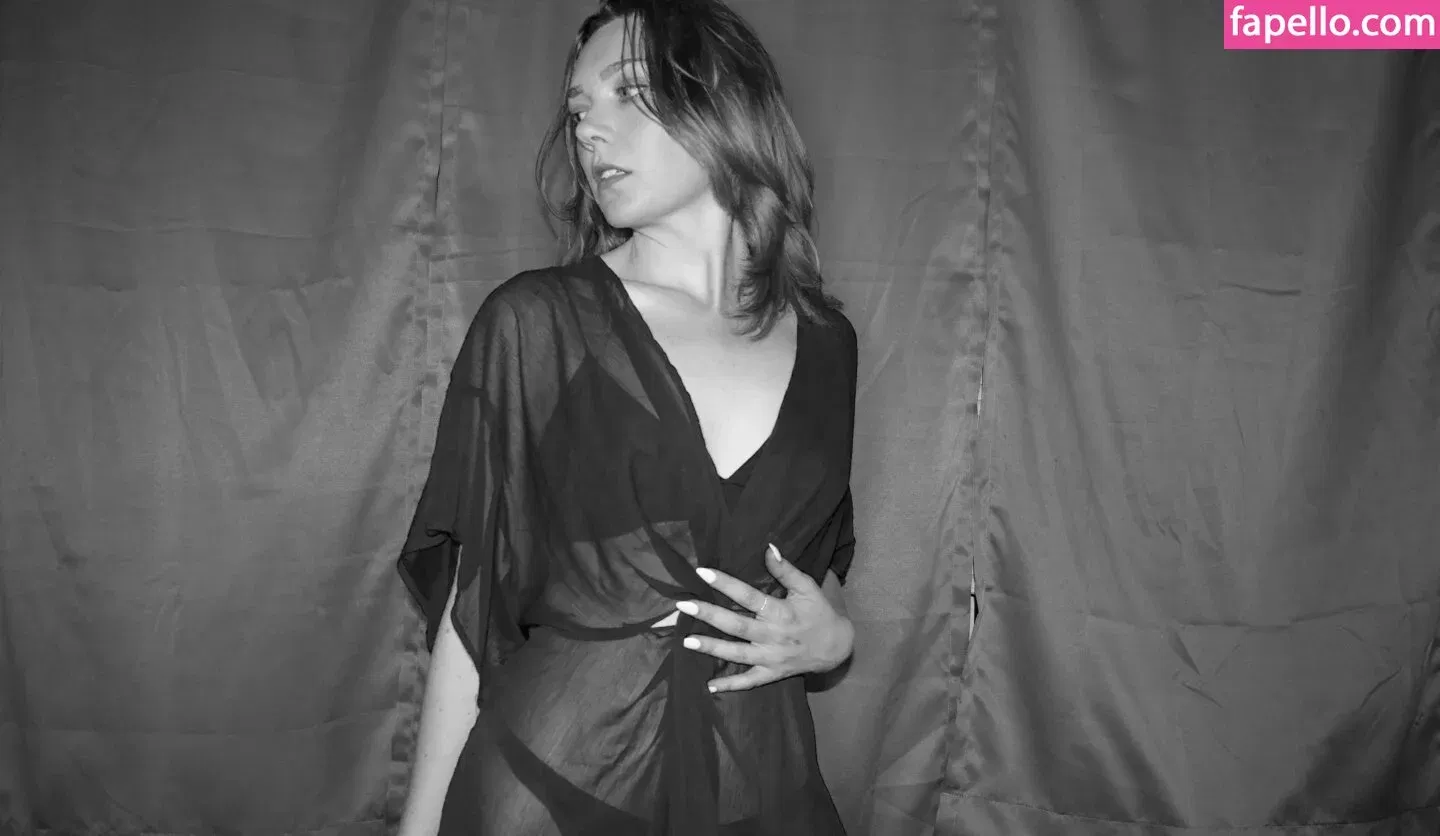 Juniper Woods Onlyfans Photo Gallery 