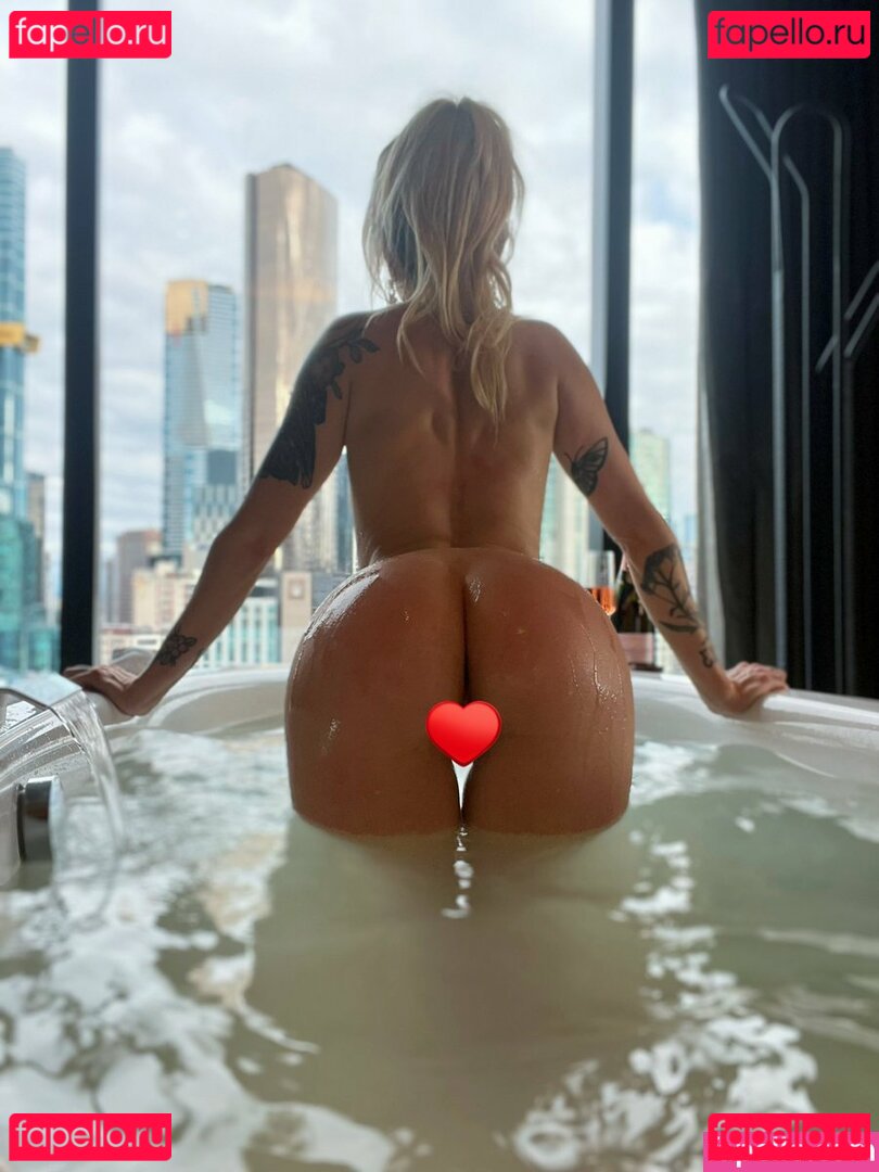 Blink Revival Nude Onlyfans Photo 3