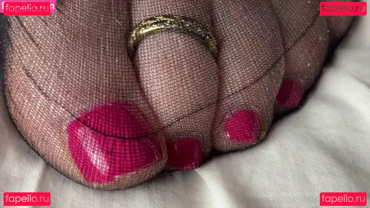 Mrs Carolina Nude Onlyfans Photo 13