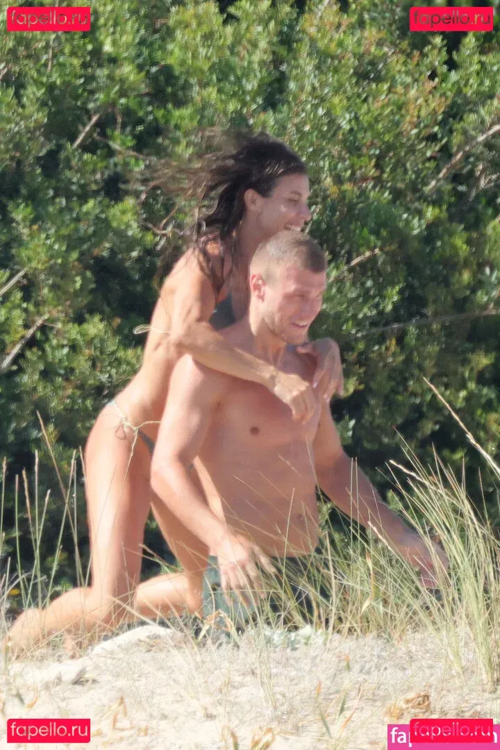 Elisabetta Canalis Onlyfans Photo Gallery 