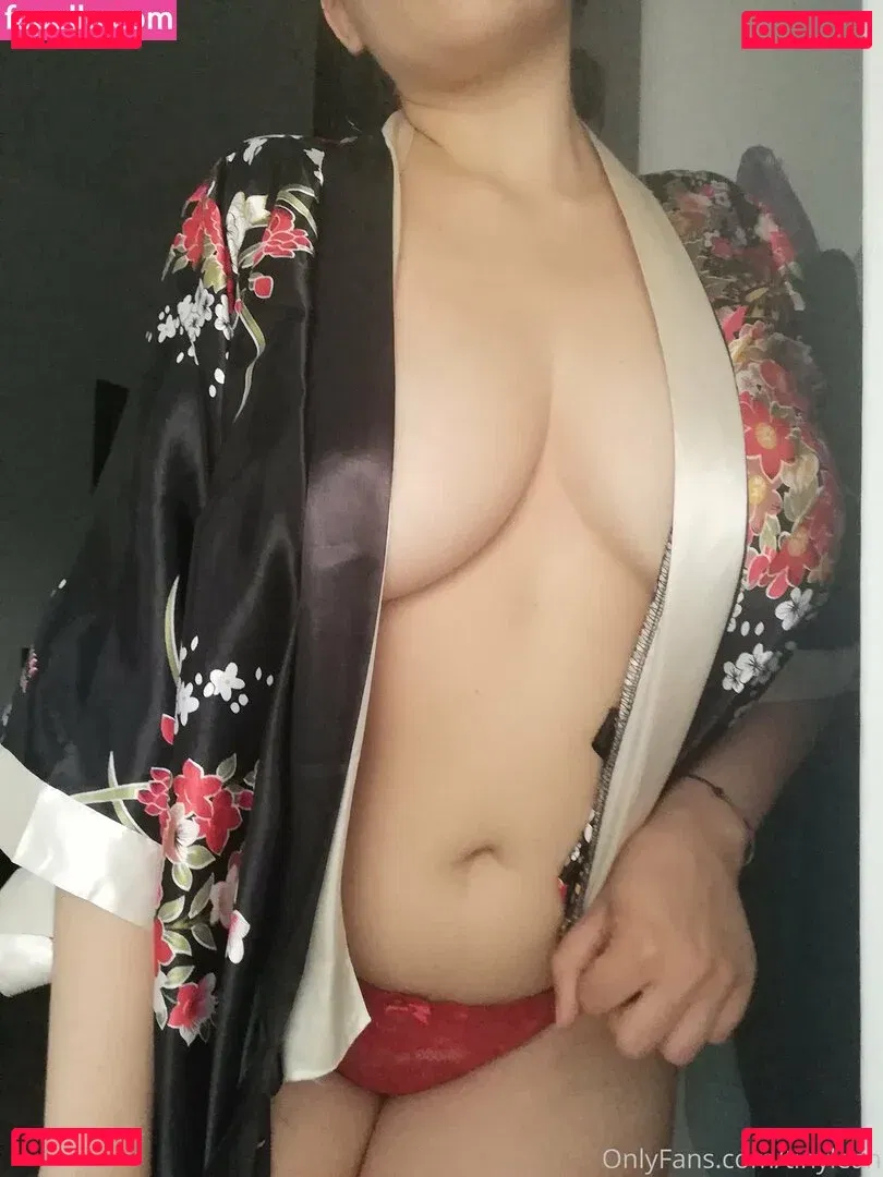 tinyleah Onlyfans Photo Gallery 