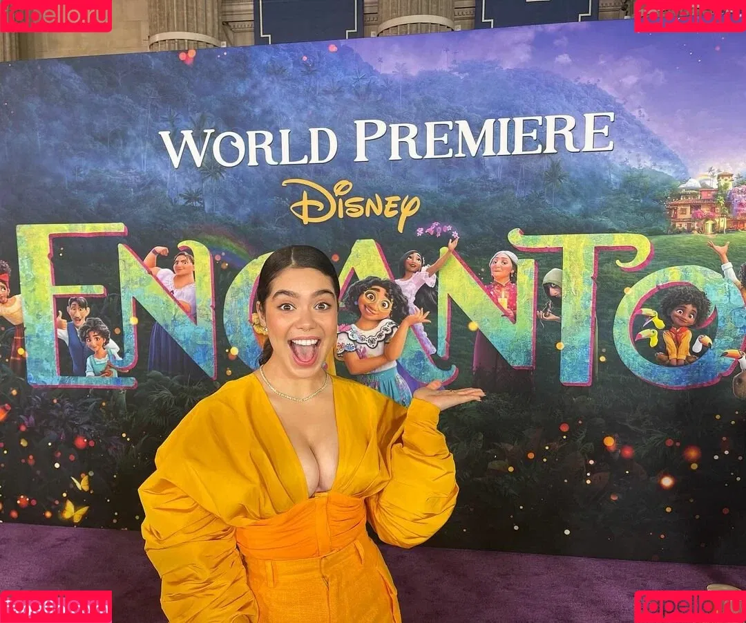 Aulii Cravalho Onlyfans Photo Gallery 