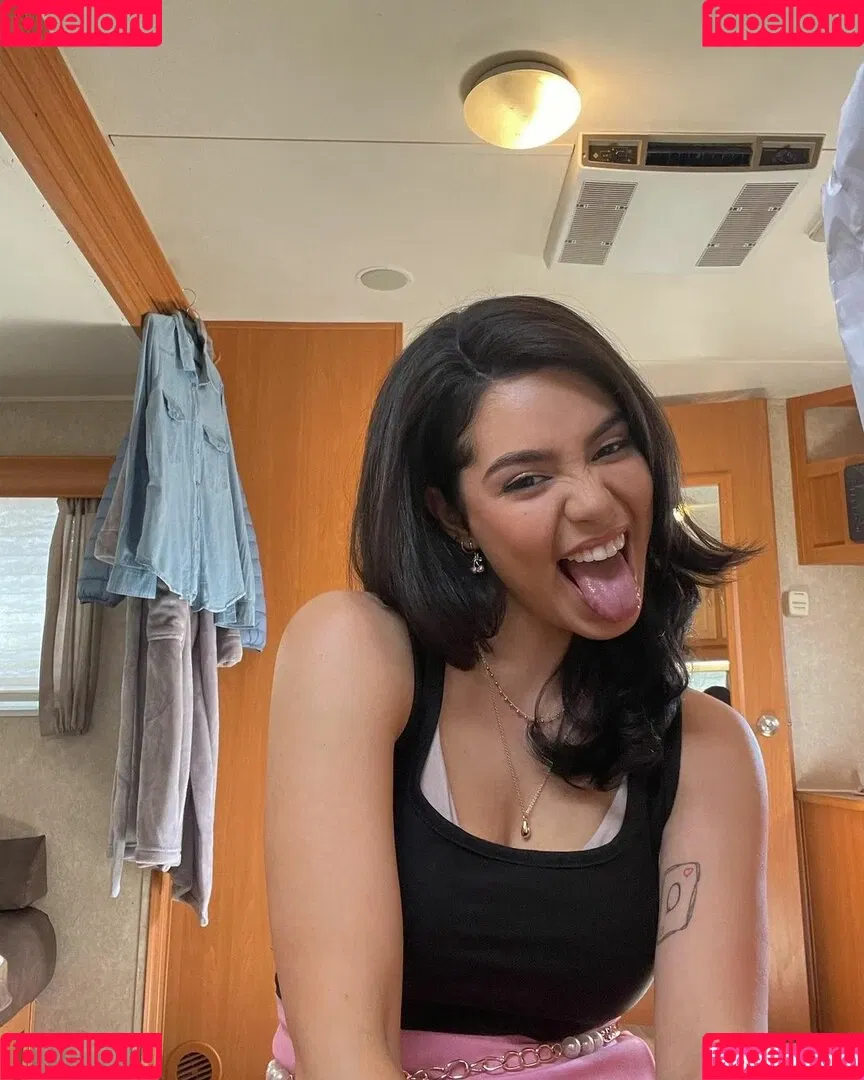 Aulii Cravalho Onlyfans Photo Gallery 
