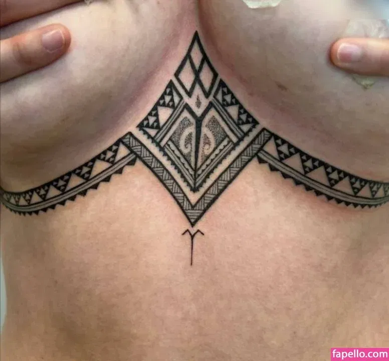 Aulii Cravalho Onlyfans Photo Gallery 