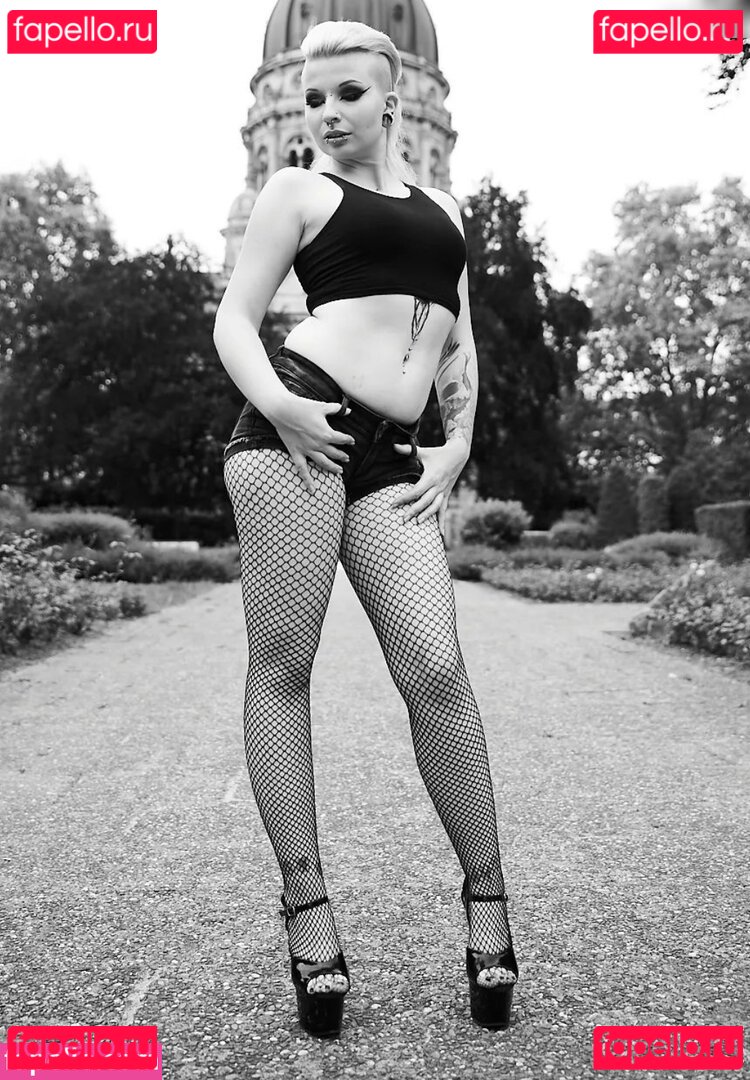 Lilith Whitic Nude Onlyfans Photo 38
