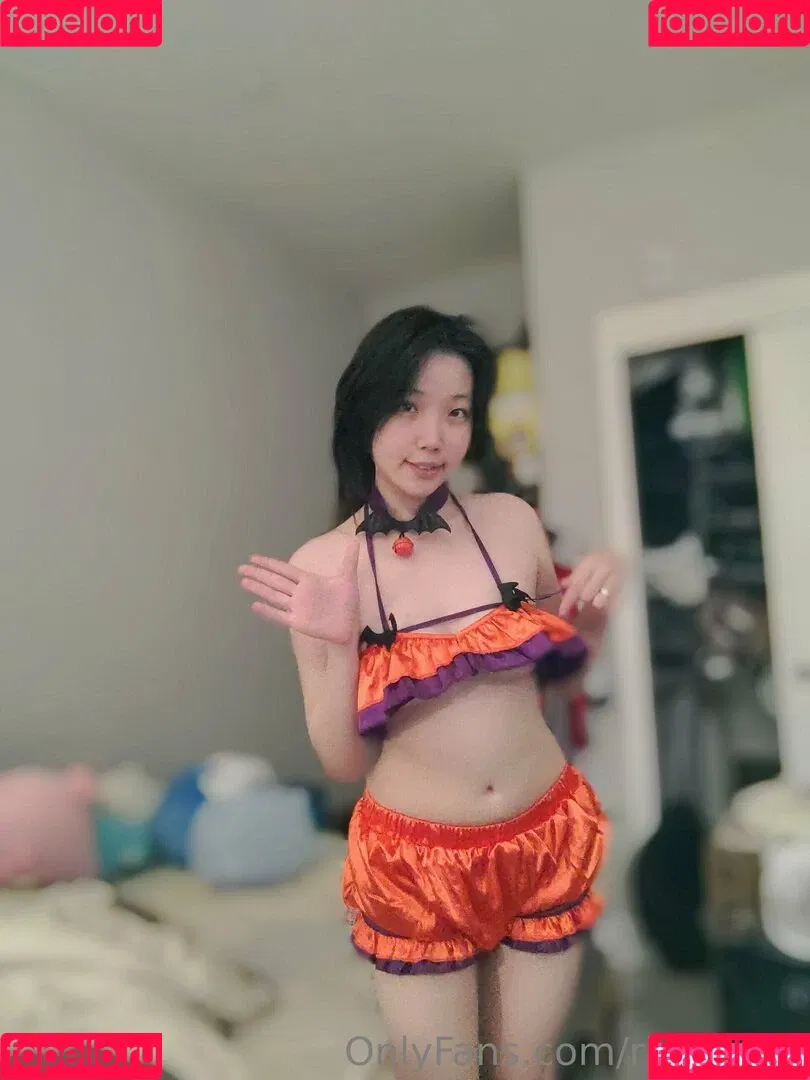 rinya.cos Onlyfans Photo Gallery 
