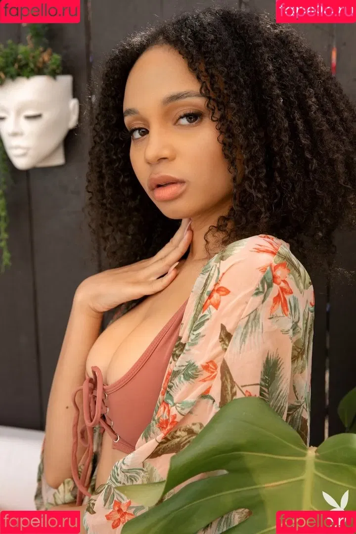 Lily Lilac Onlyfans Photo Gallery 