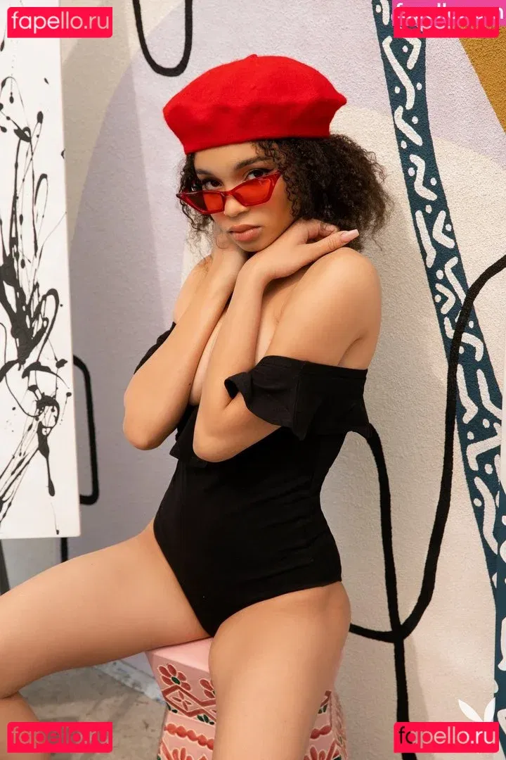 Lily Lilac Onlyfans Photo Gallery 