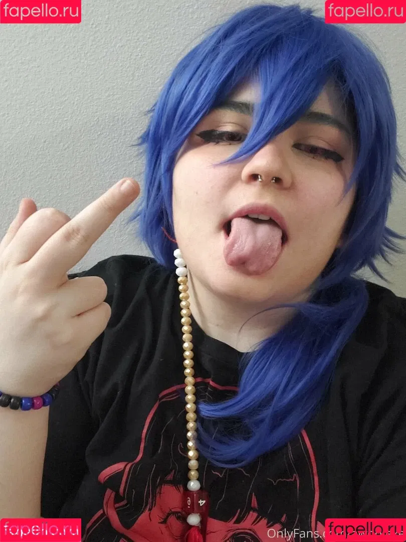 awoo.exe Onlyfans Photo Gallery 