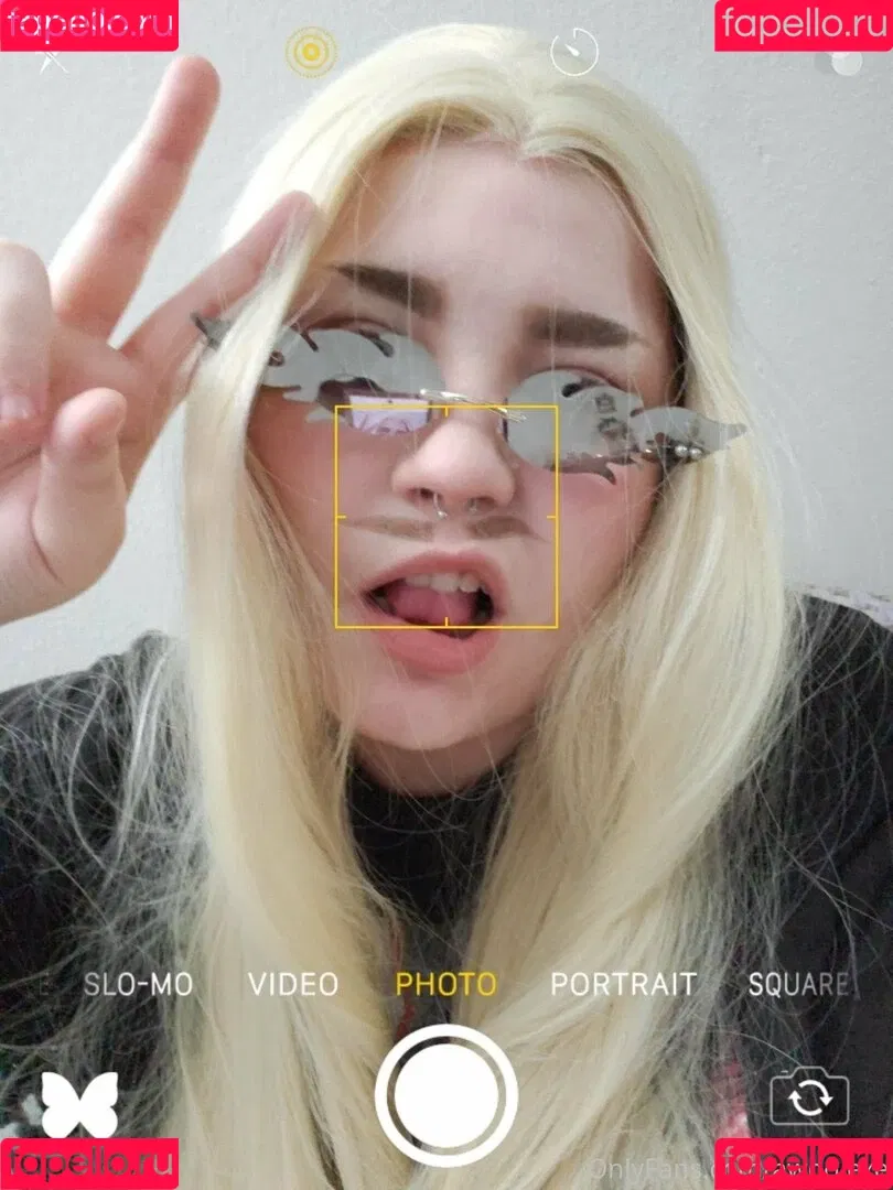 awoo.exe Onlyfans Photo Gallery 