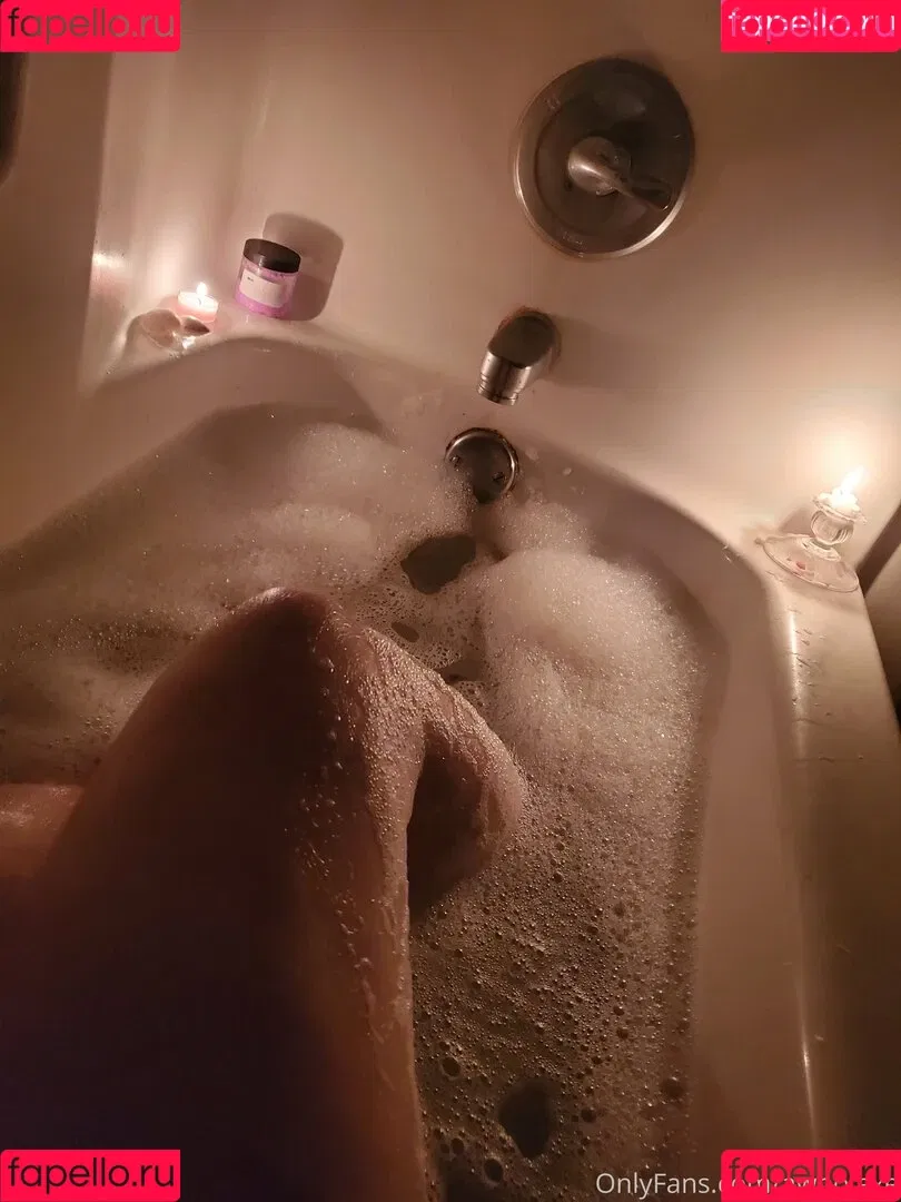 awoo.exe Onlyfans Photo Gallery 