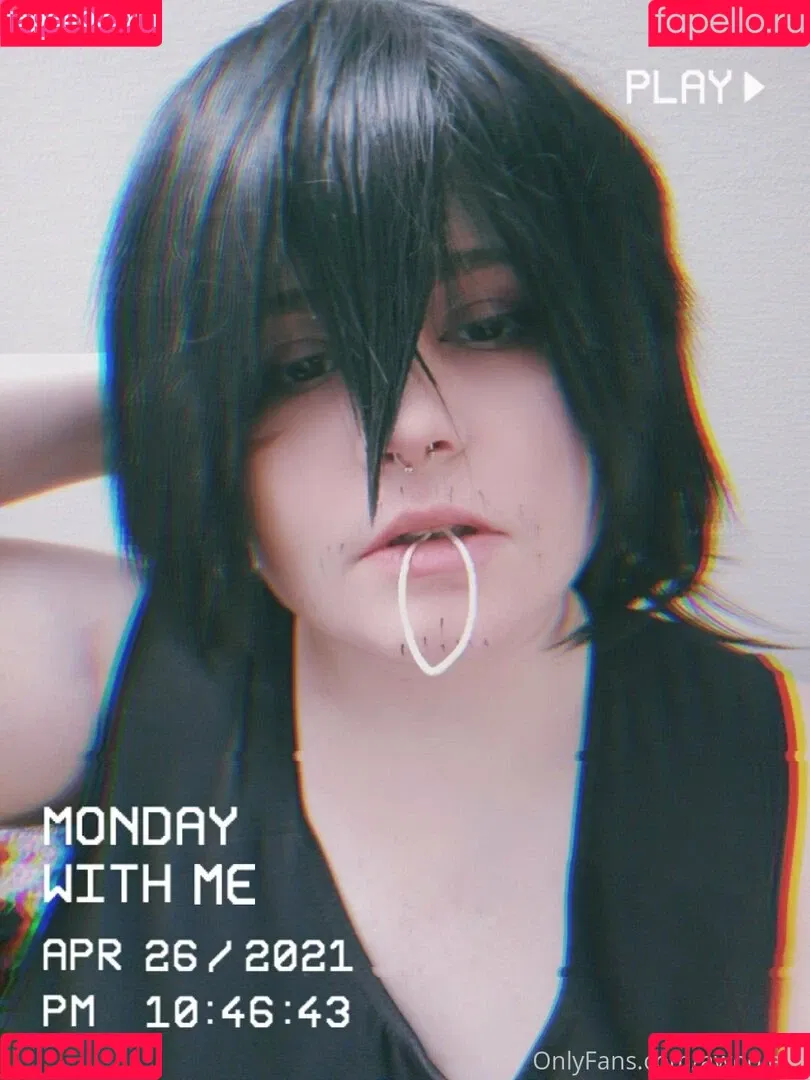 awoo.exe Onlyfans Photo Gallery 
