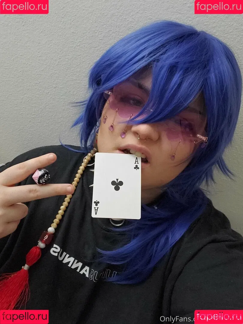 awoo.exe Onlyfans Photo Gallery 