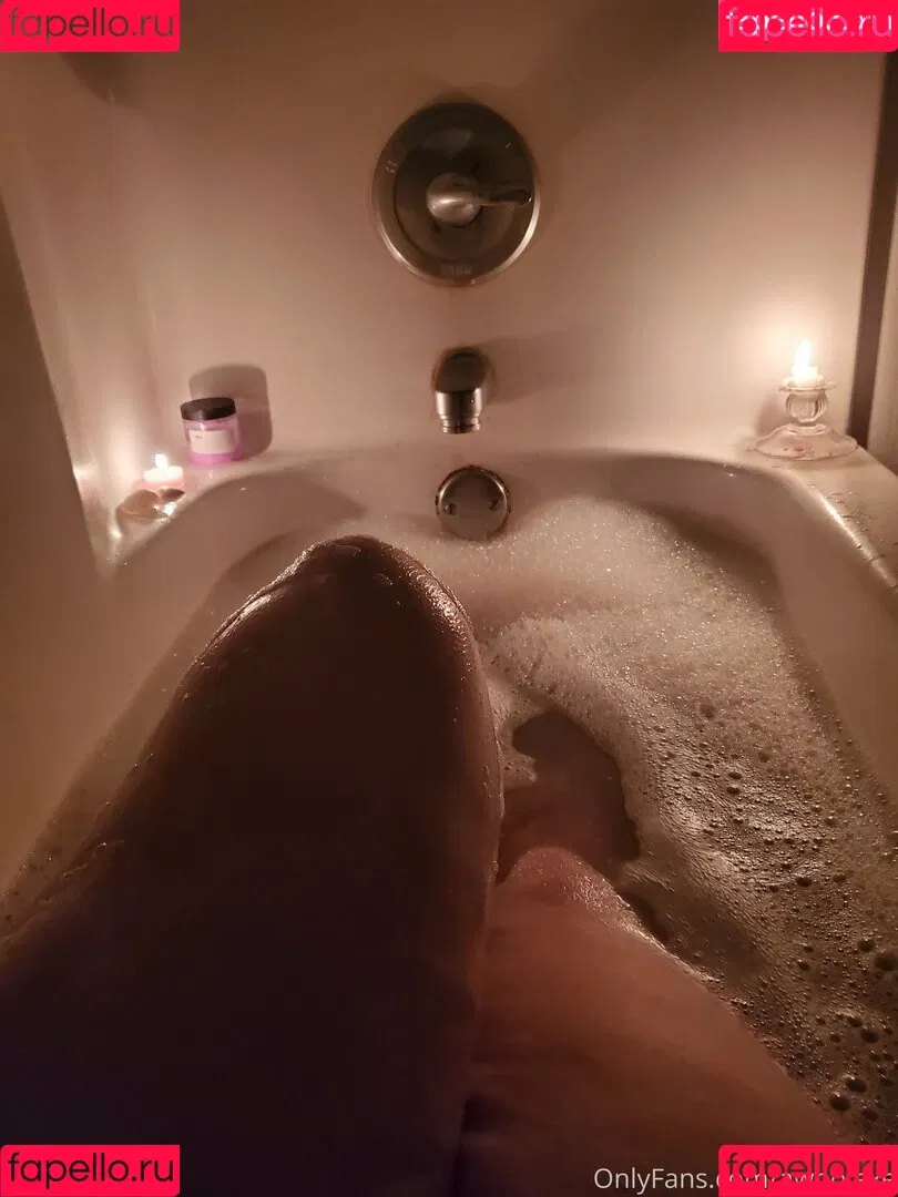 awoo.exe Onlyfans Photo Gallery 