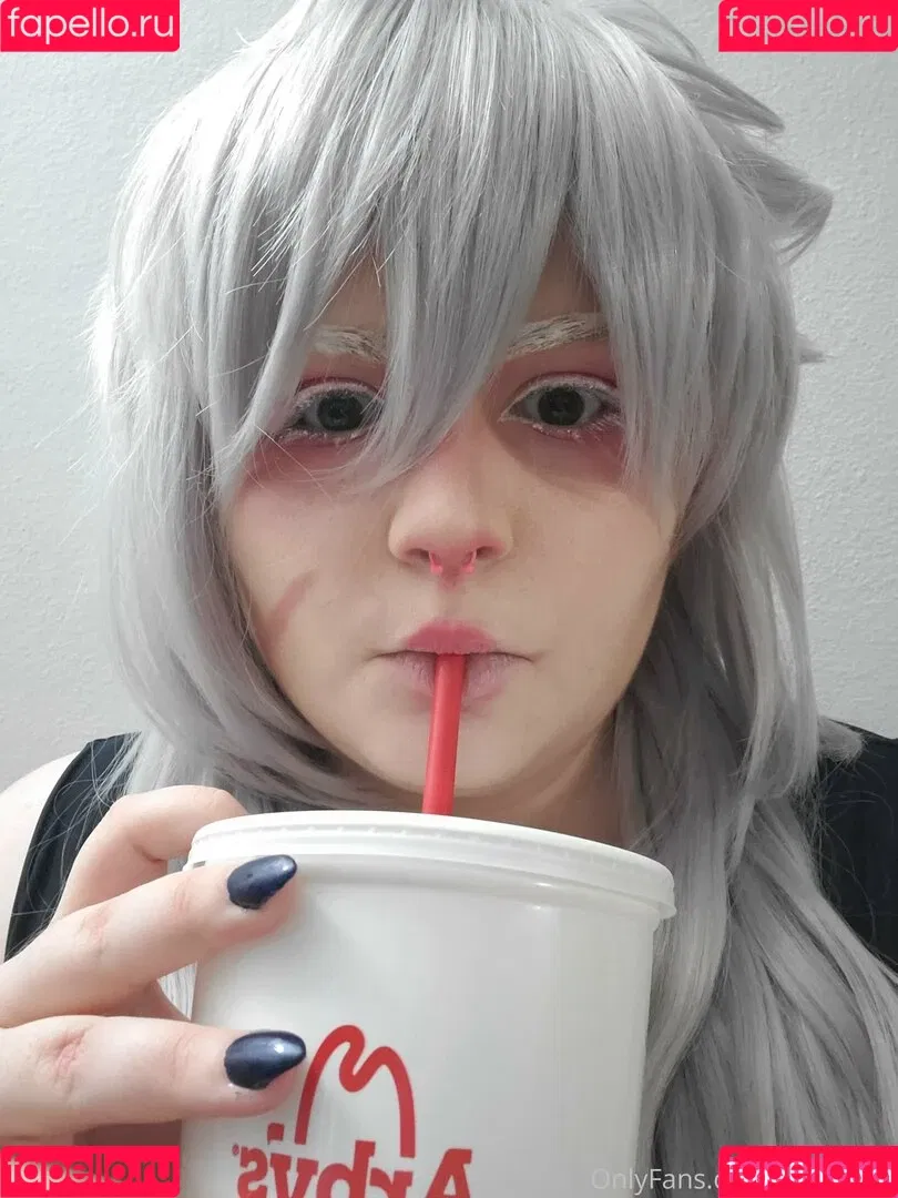 awoo.exe Onlyfans Photo Gallery 