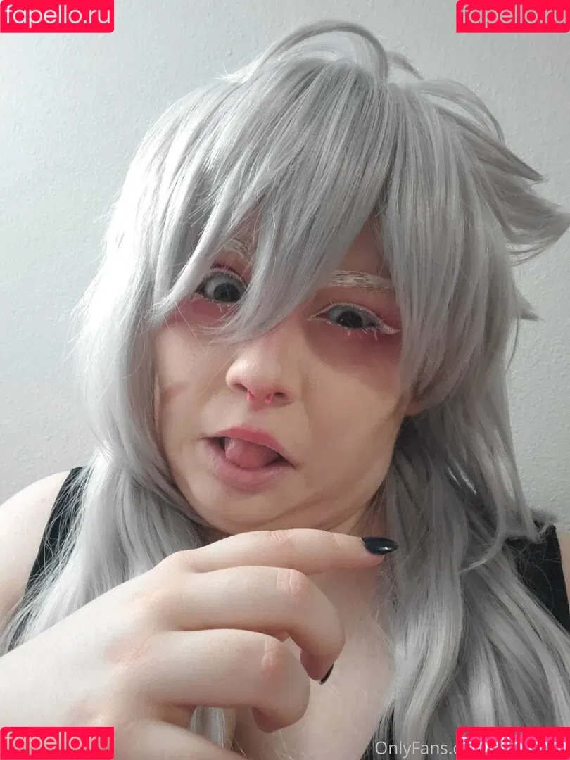 awoo.exe Onlyfans Photo Gallery 