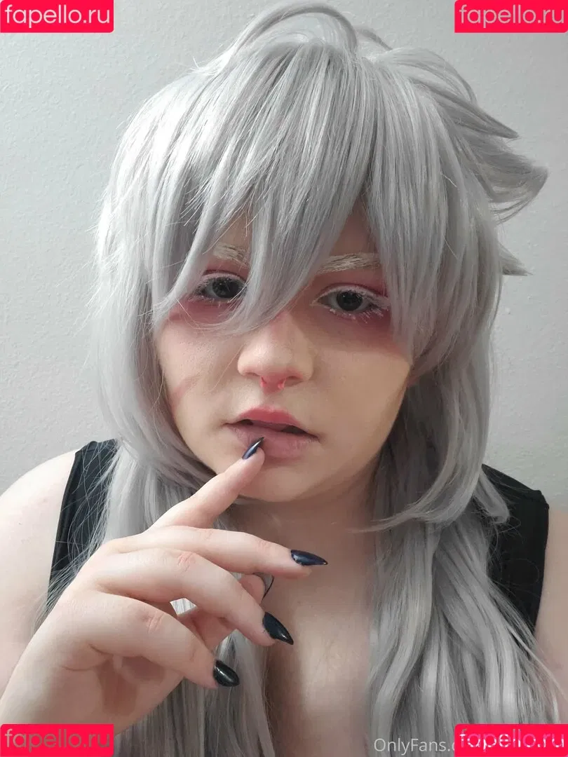 awoo.exe Onlyfans Photo Gallery 