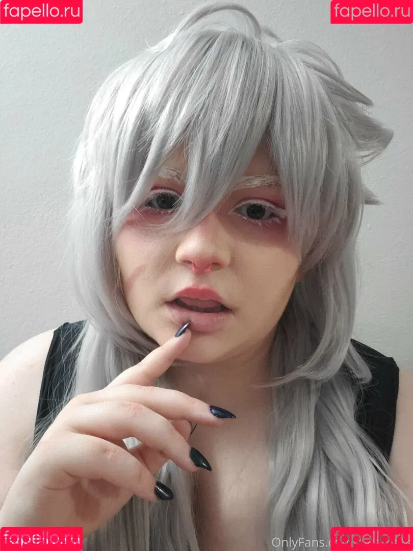 awoo.exe Onlyfans Photo Gallery 