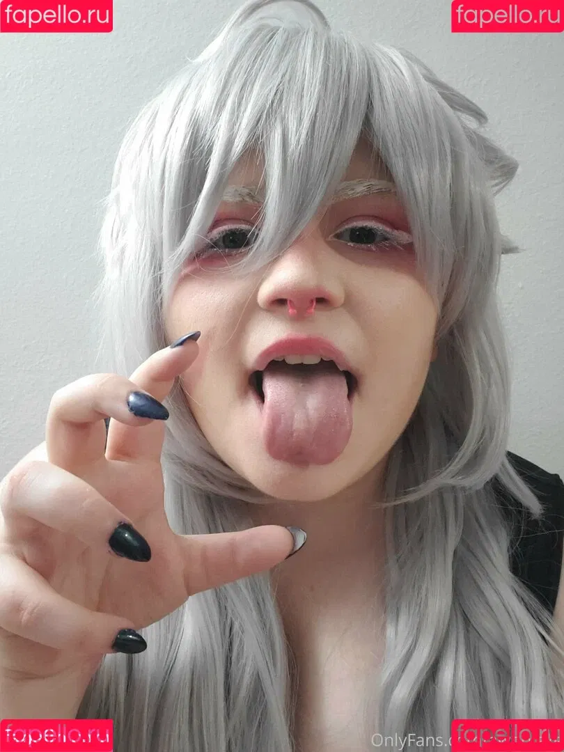 awoo.exe Onlyfans Photo Gallery 