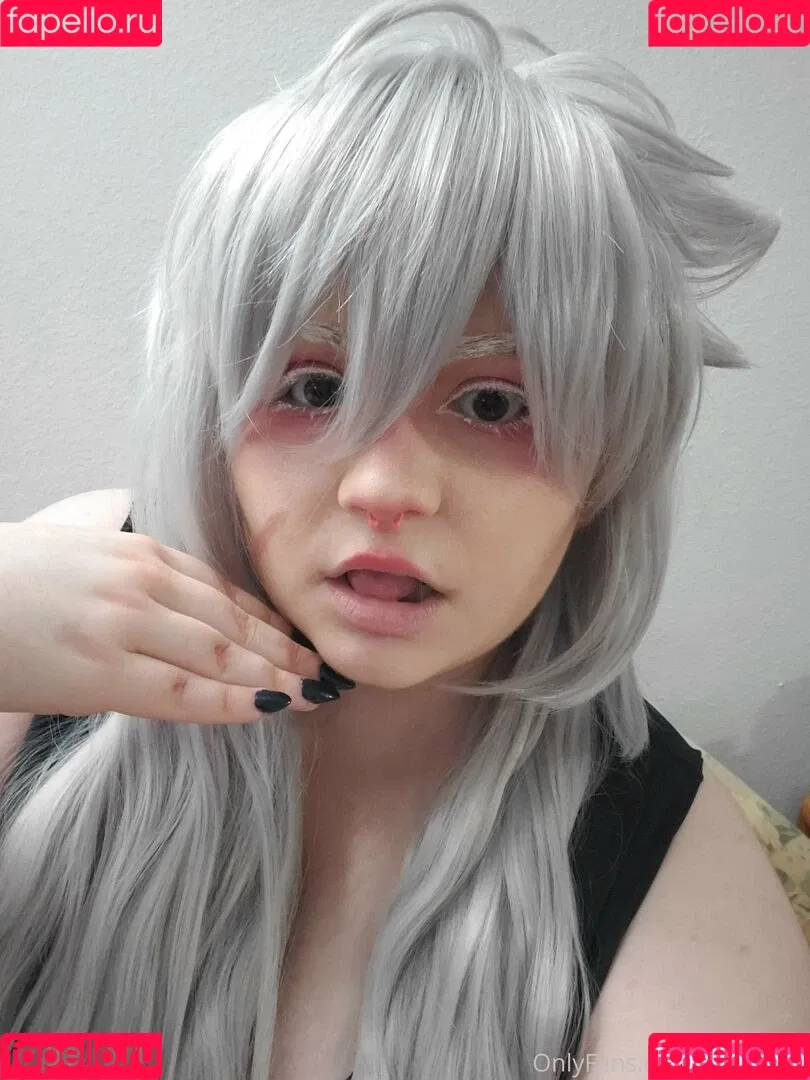 awoo.exe Onlyfans Photo Gallery 