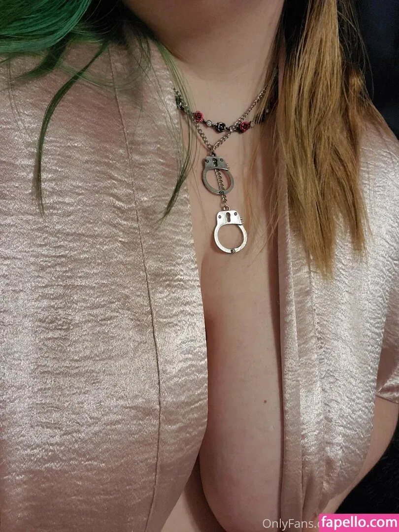 awoo.exe Onlyfans Photo Gallery 