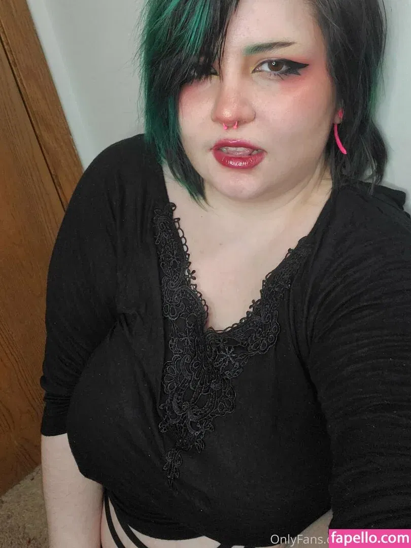 awoo.exe Onlyfans Photo Gallery 