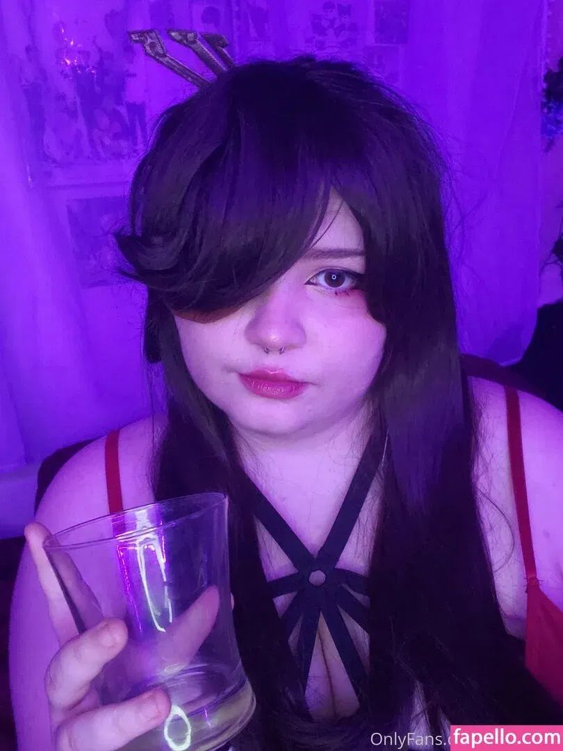 awoo.exe Onlyfans Photo Gallery 