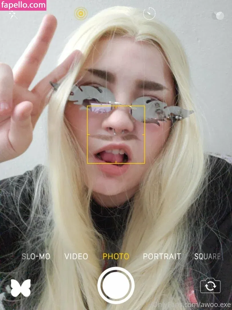 awoo.exe Onlyfans Photo Gallery 