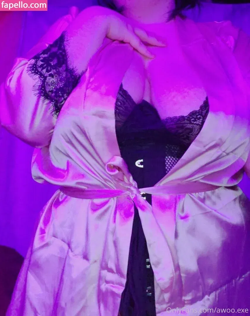 awoo.exe Onlyfans Photo Gallery 