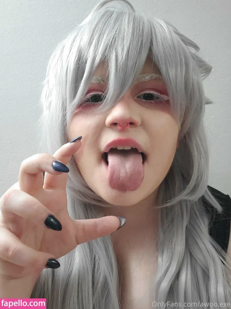 awoo.exe Onlyfans Photo Gallery 