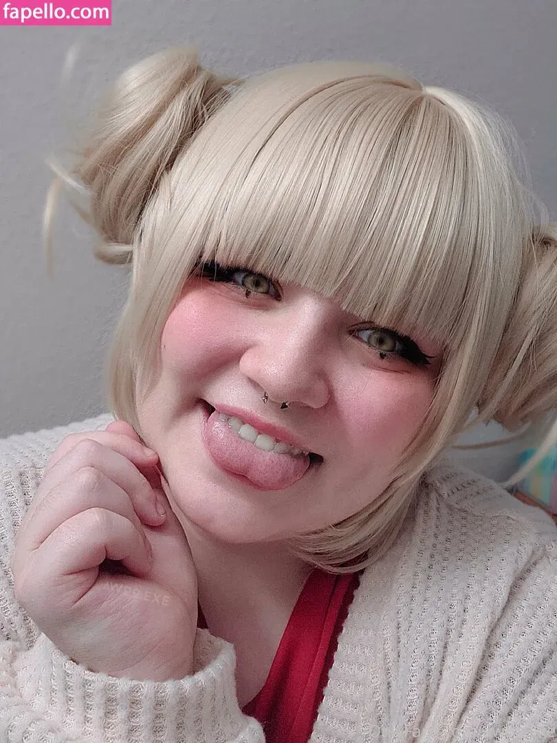 awoo.exe Onlyfans Photo Gallery 