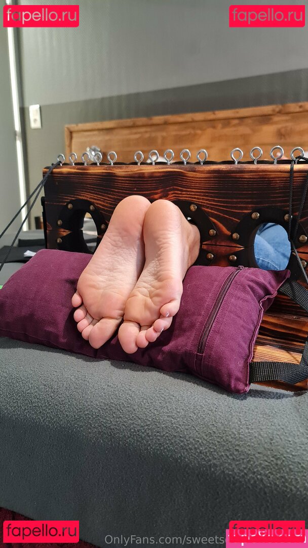 sweetsoftfeet-tickling Nude Onlyfans Photo 21
