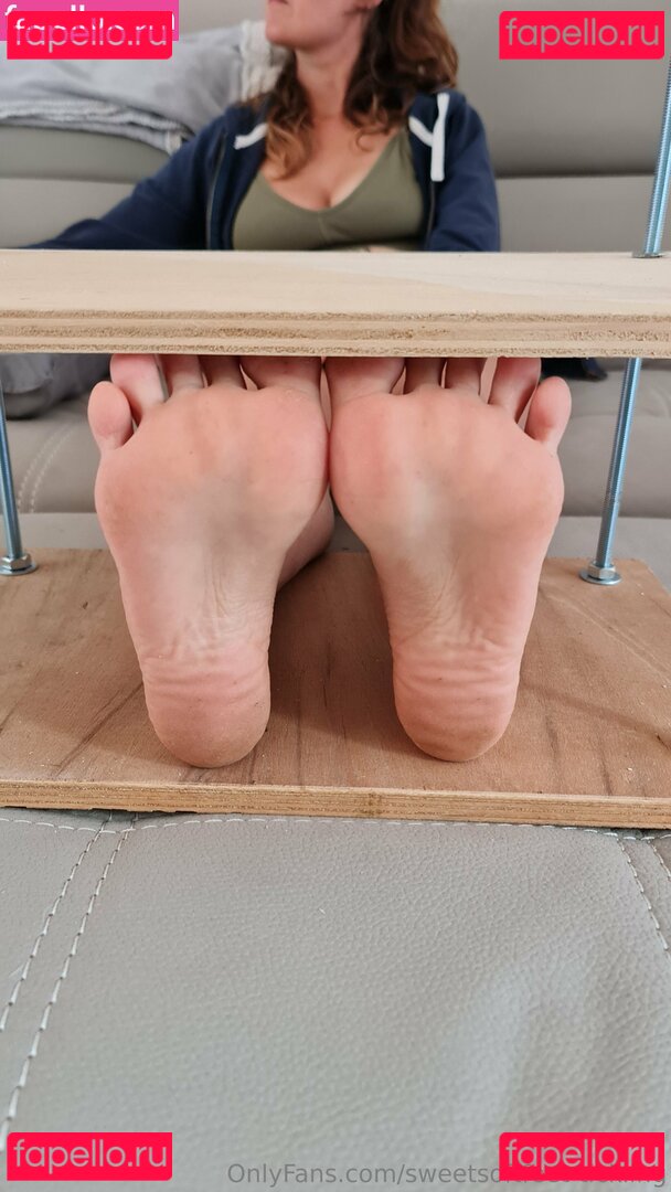 sweetsoftfeet-tickling Nude Onlyfans Photo 11