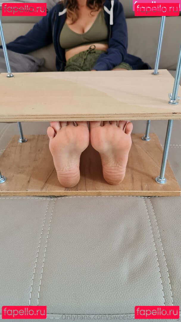sweetsoftfeet-tickling Nude Onlyfans Photo 10