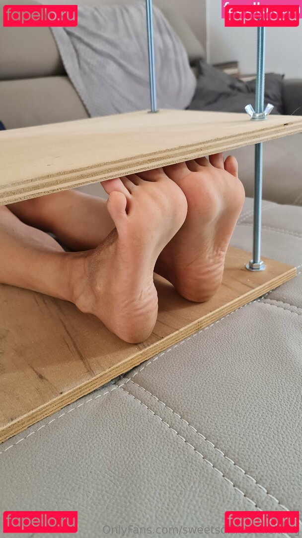 sweetsoftfeet-tickling Nude Onlyfans Photo 9