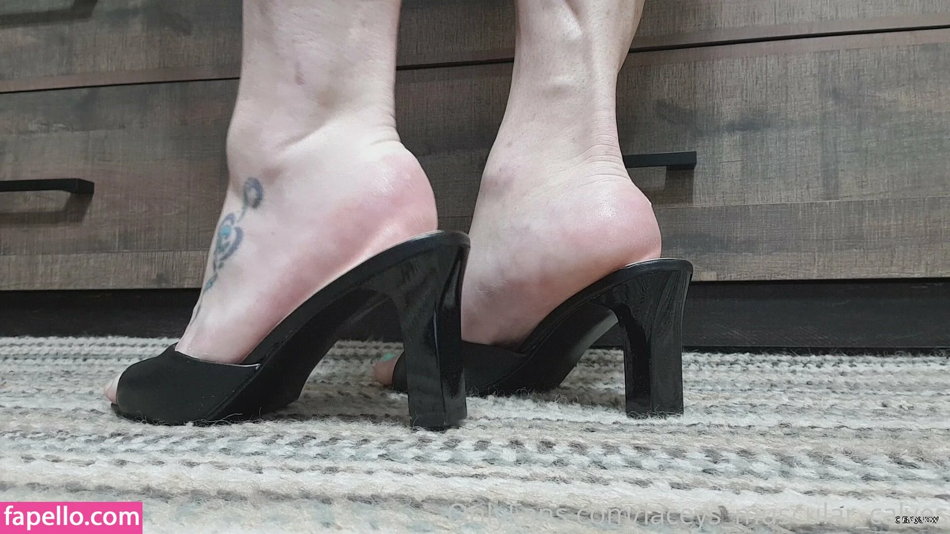 laceys_muscular_calves Onlyfans Photo Gallery 